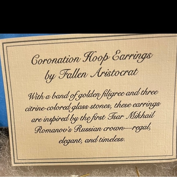 Antique Gold Filigree Earrings - 3 citrine colored glass stones on each earring. - Picture 8 of 8